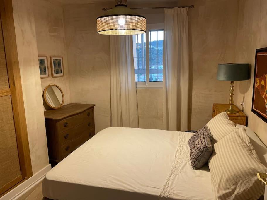 Maravilloso Apartamento En Primera Linea De Playa. Torreguadiaro Dış mekan fotoğraf